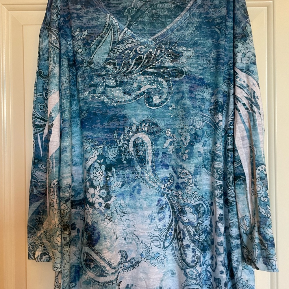 Jess & Jane Blue Paisley Women's Top